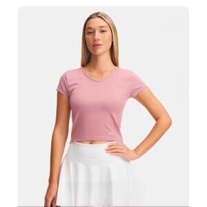 NWT Under Armour Movement Women's Crop Short Sleeve Top. Retails $50